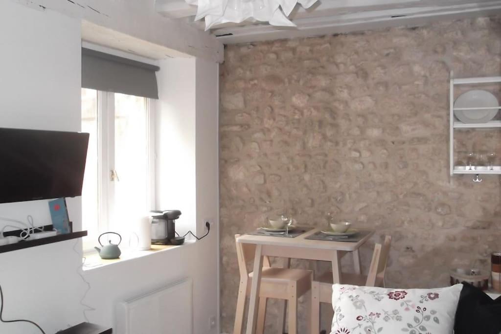 Orleans centre studio de caractère avec garage, Apartment Orléans