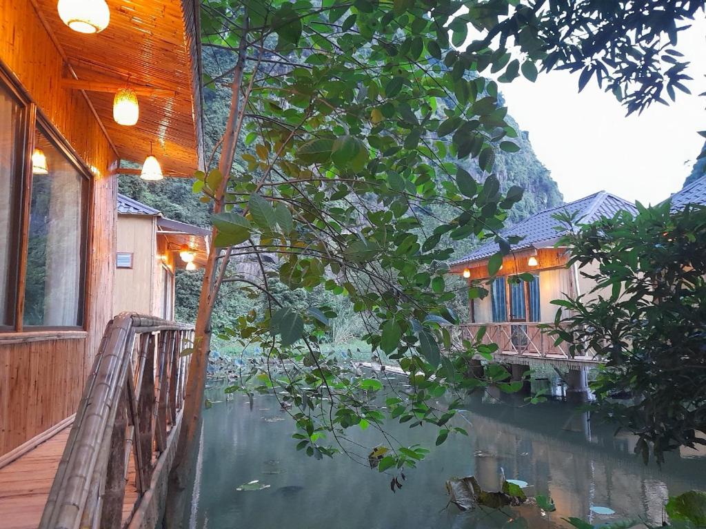Thung lung xanh Trang An