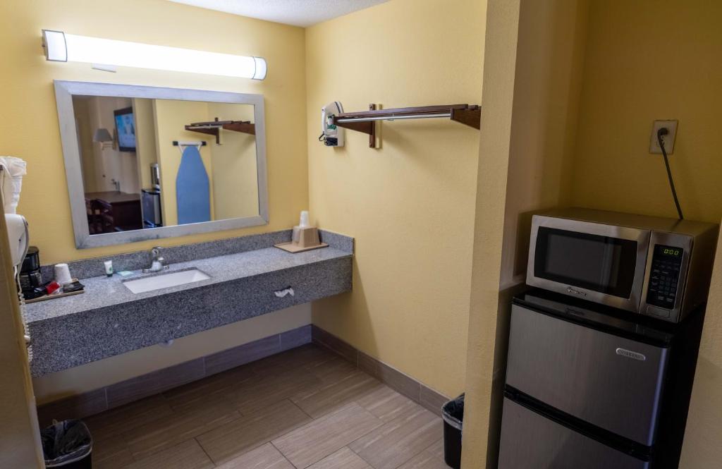 Loyalty Inn Hawkinsville photo