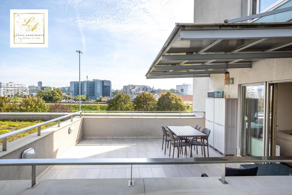 Luxurious apartment in the heart of Zagreb photo