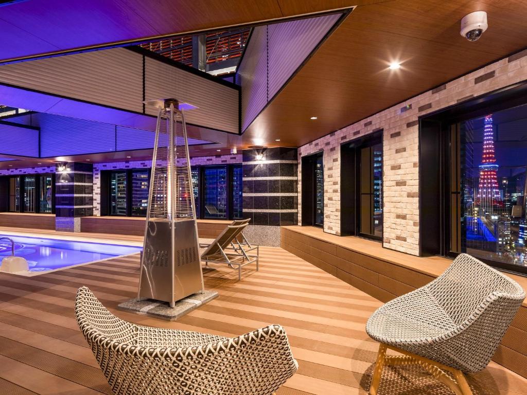 Swimming pool