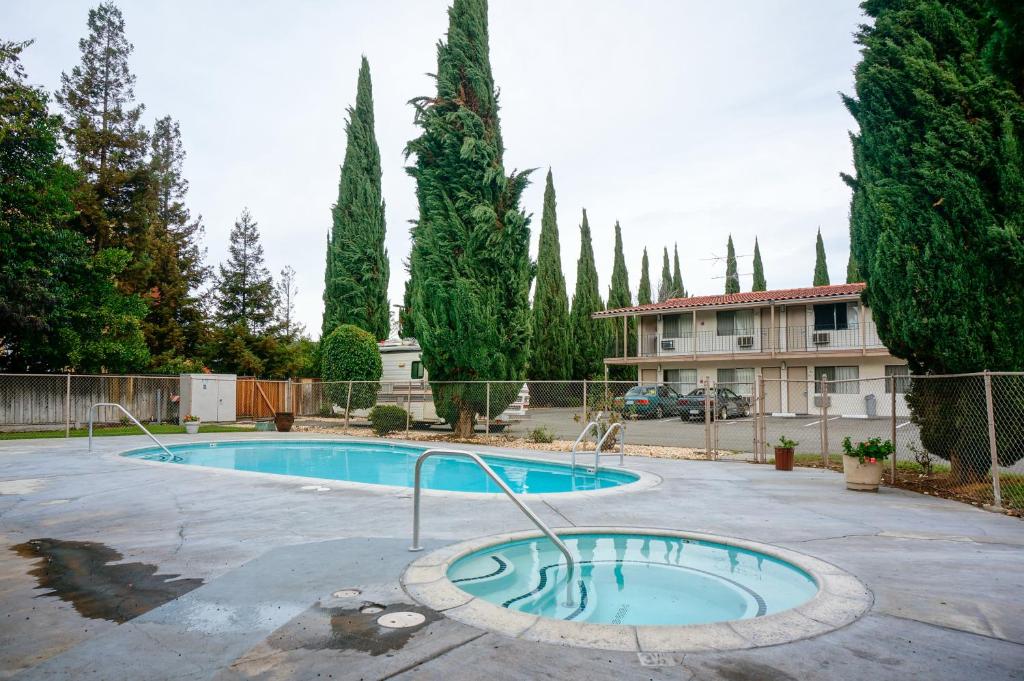 EZ 8 Motel San Jose I Main image 2