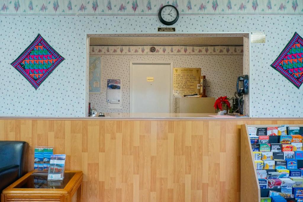 Budget Inn Redwood City photo