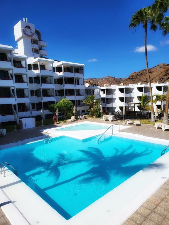 Holidays in Paradise - 2