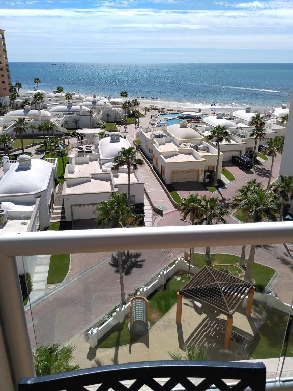 Las Palmas Resort Condo 603 with amazing sea view - 2