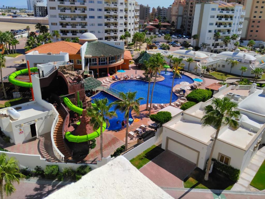 Las Palmas Resort Condo 603 with amazing sea view - 3