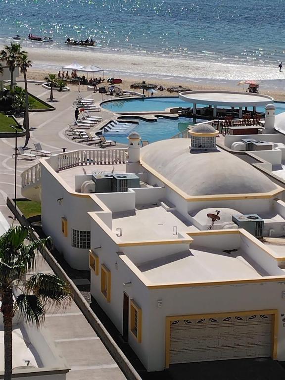 Las Palmas Resort Condo 603 with amazing sea view - 4