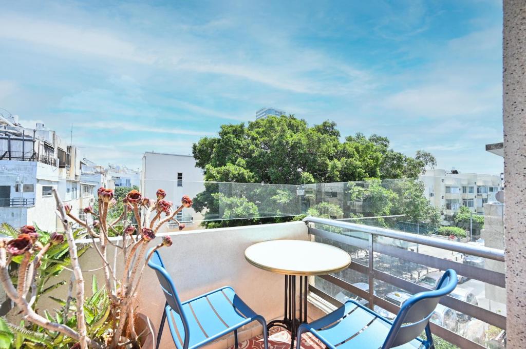 Red Passion by HolyGuest, Tel Aviv