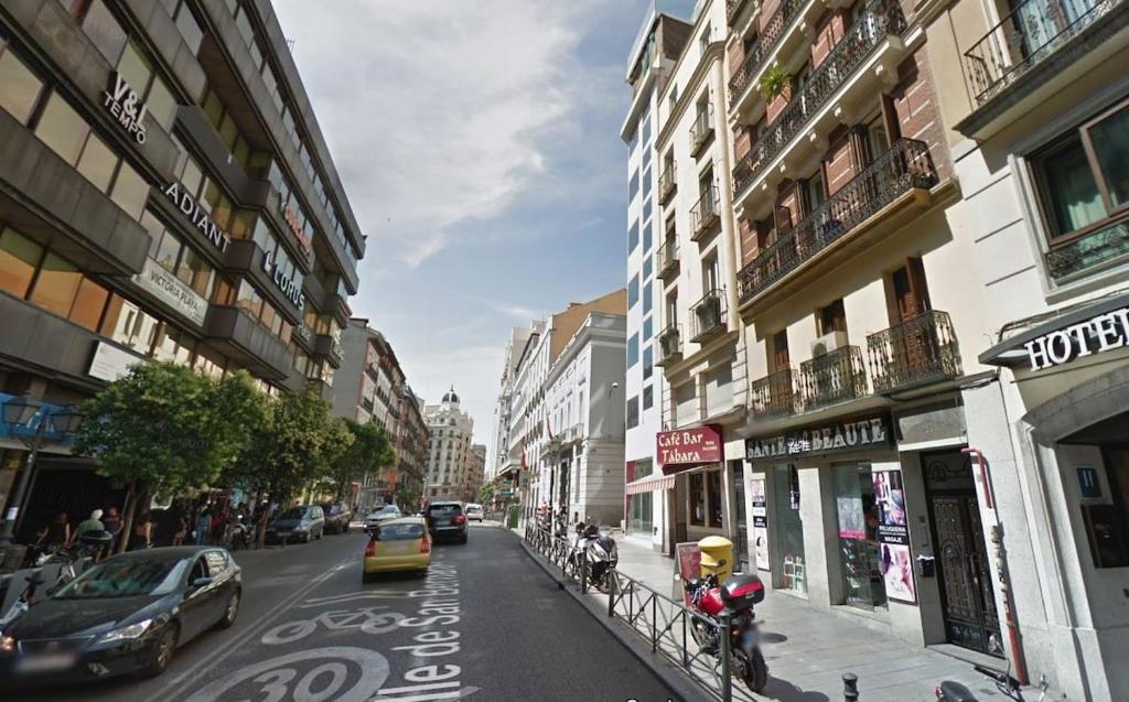 AmazINN Places Gran Via II photo