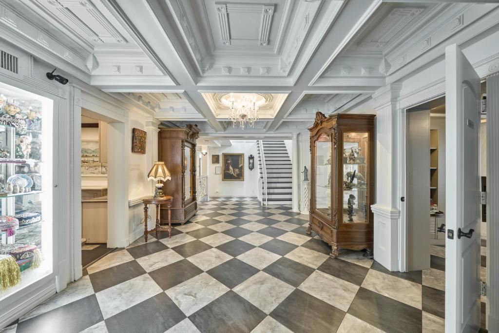 Villa with 8 bedrooms and heated swimming pool photo