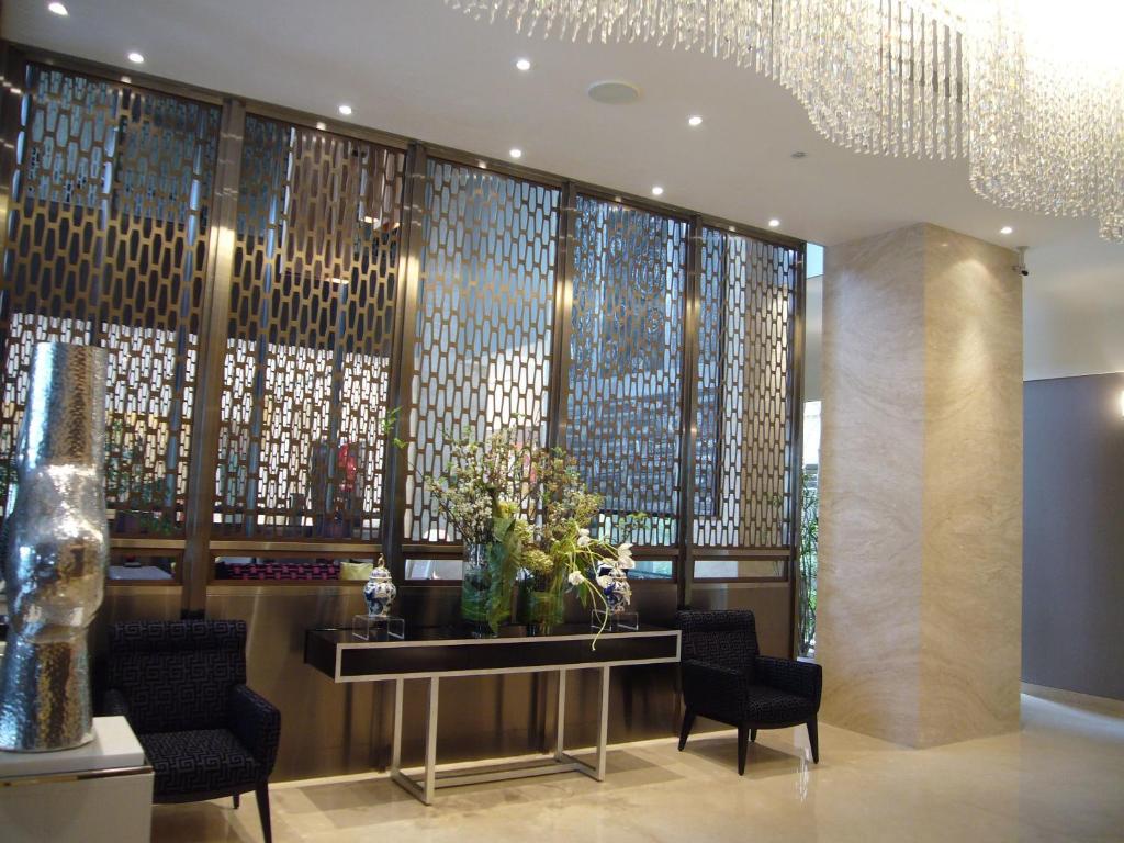 Shared lounge/TV area