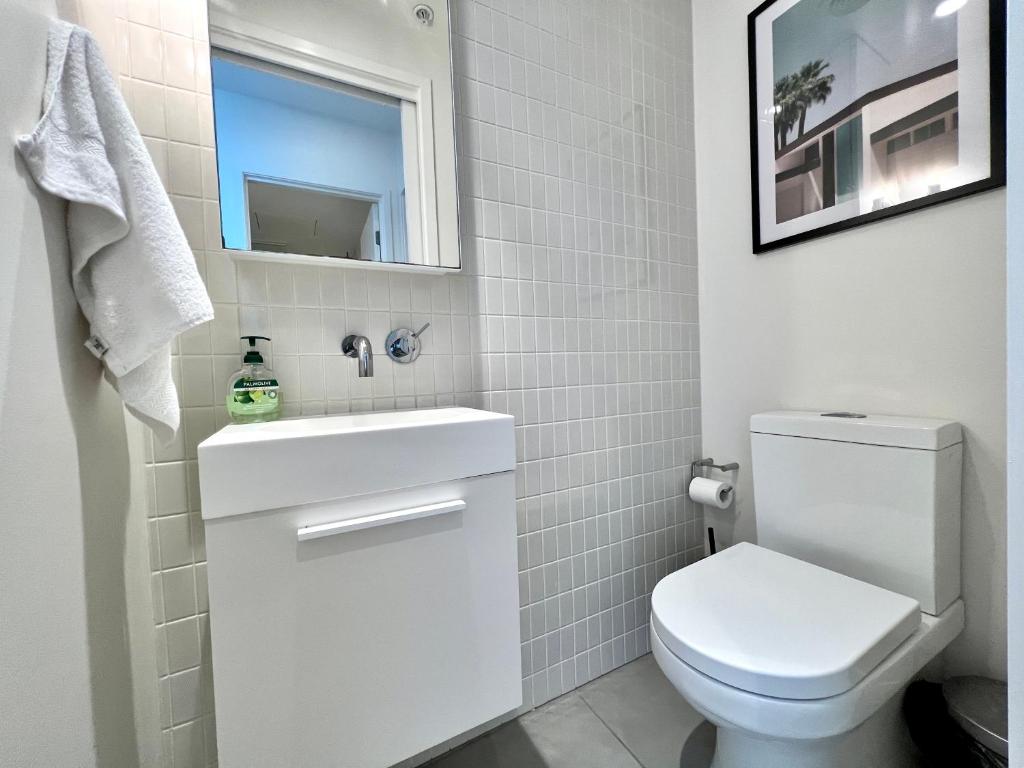 ReadySet Apartments at Emerald photo