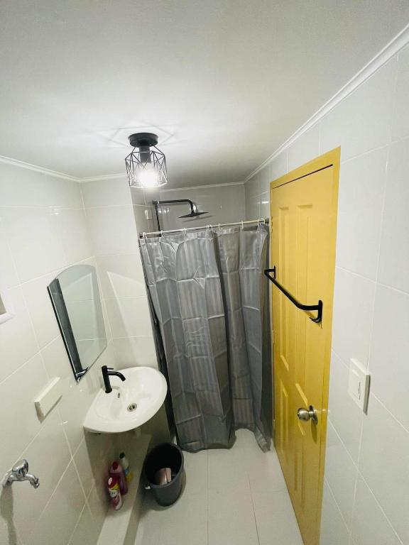 Lovely 2 bedroom condo unit photo