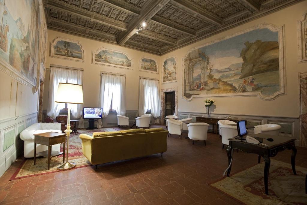 Palazzo Carletti - Photo 1 of 52