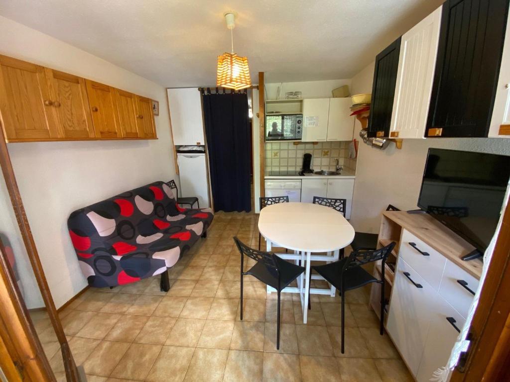 Charmant 2 pièces avec balcon, parking, proche des pistes - La Clusaz - FR-1-459-34 - 4