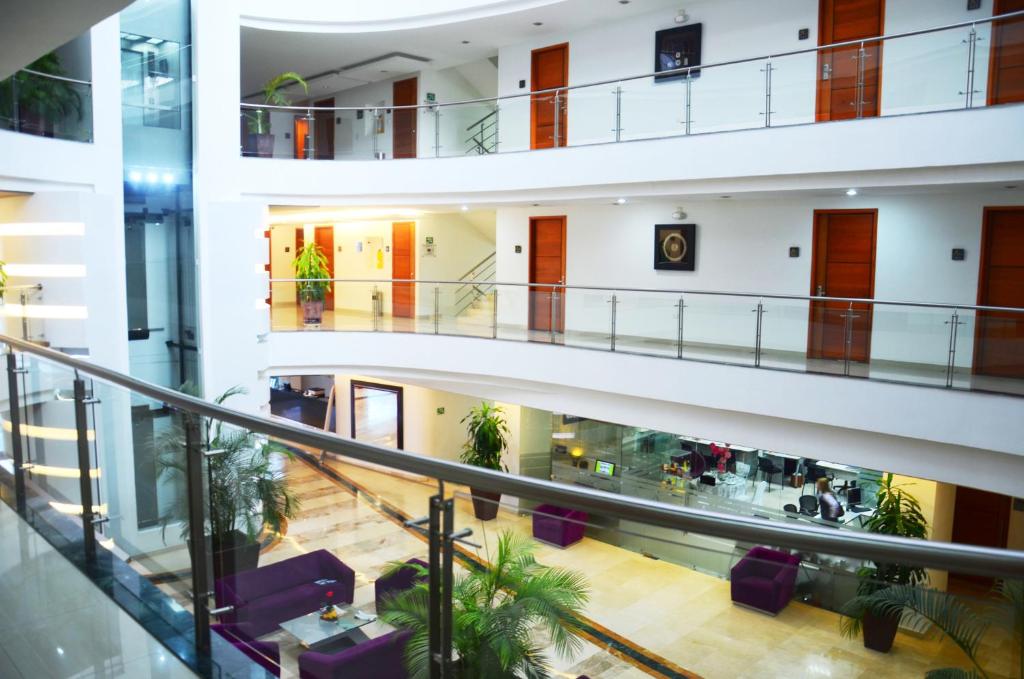 Hotel Atrium Plaza photo