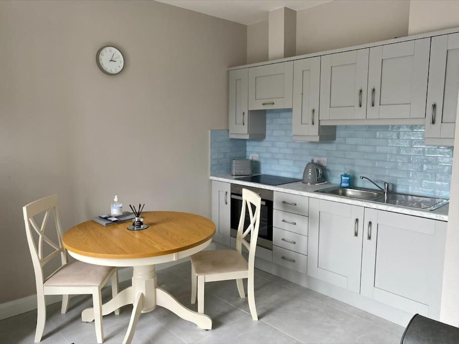 Erne Getaway No.7 Brand new 1 bed apartment, Enniskillen
