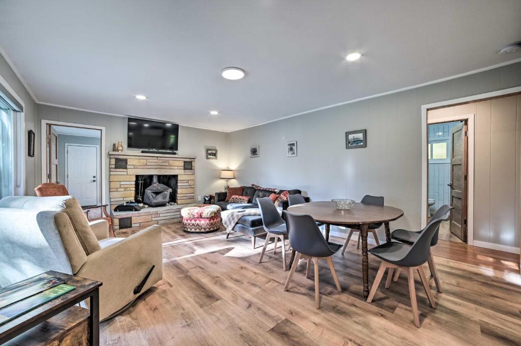 Hotels in Suttons Bay, USA price from 150 of Hotels