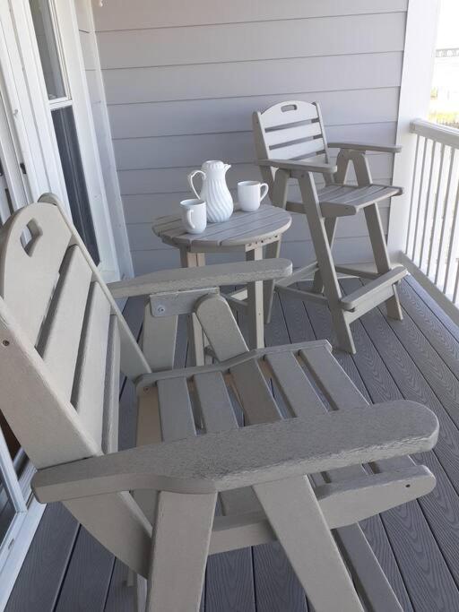 Modern 4bdr Oceanfront home, Virginia Beach