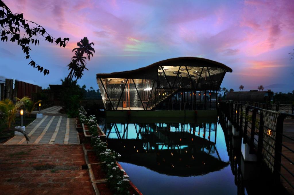 Aquatic Island by Poppys, Cochin photo