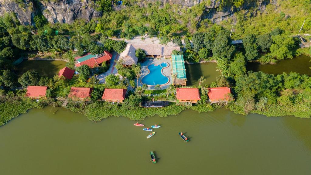 Xuan Son Lakeside Bungalow — Hotel in Ninh Bình