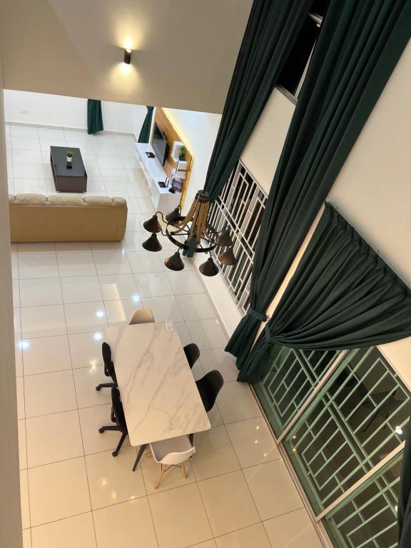 3 bedrooms (private bathroom) Perdana Hill Villa photo