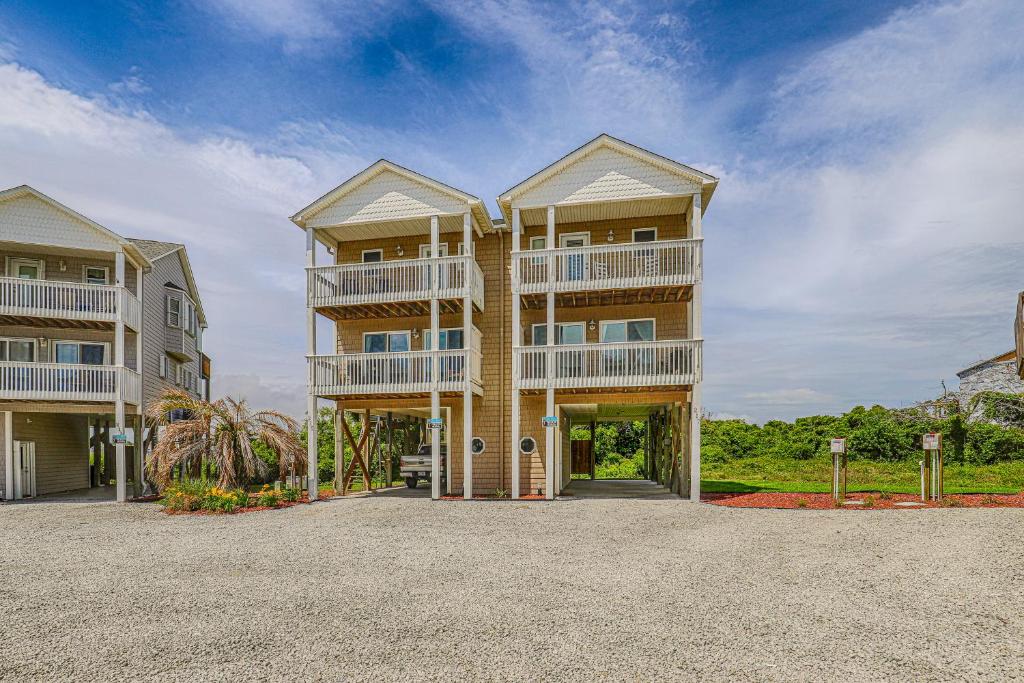 Pinellas Pair, North Topsail Beach