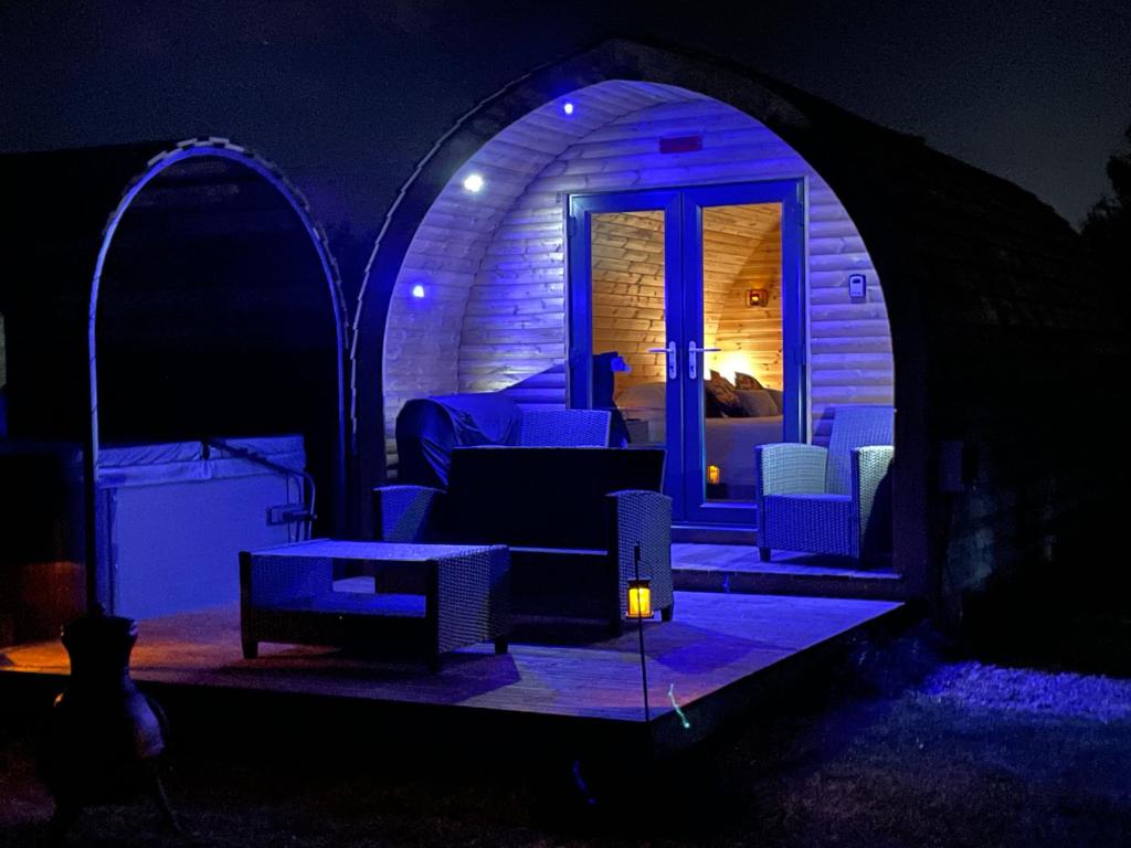 Little Meadow Pods with Hot Tub, York