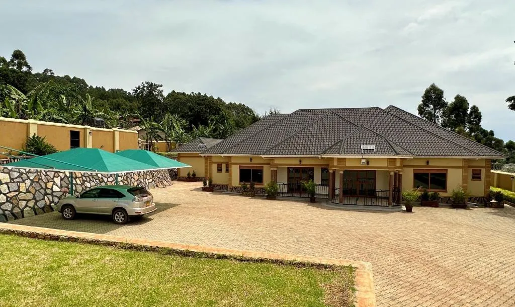 Makanga Hill Suites, hotel in Kabale