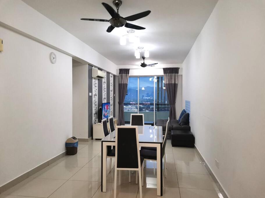 Lovely Majestic Condo for big group with pool — Hotel in Ipoh