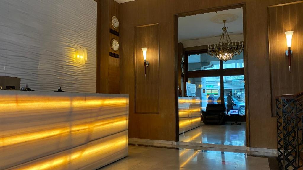 Redline Hotel photo