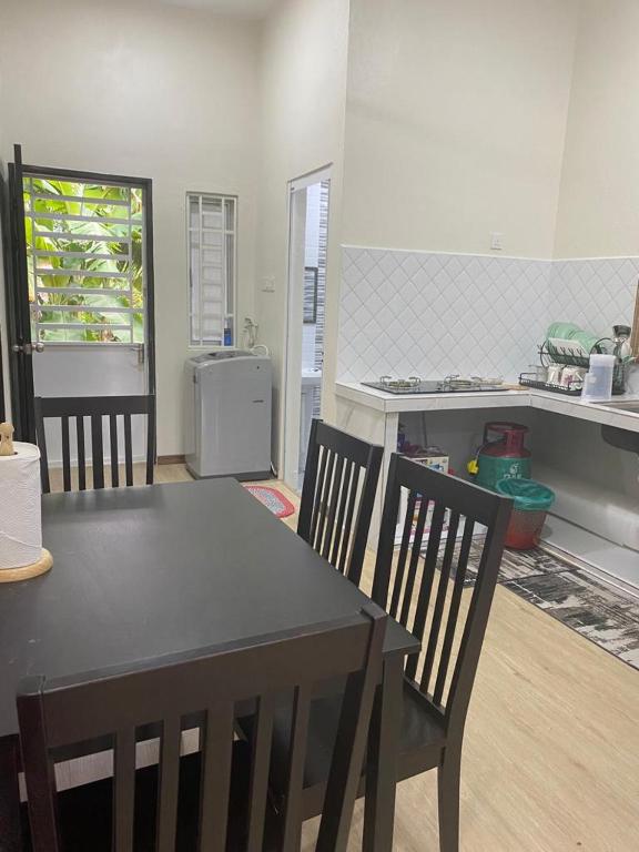 Ainaz Homestay Balik Pulau photo