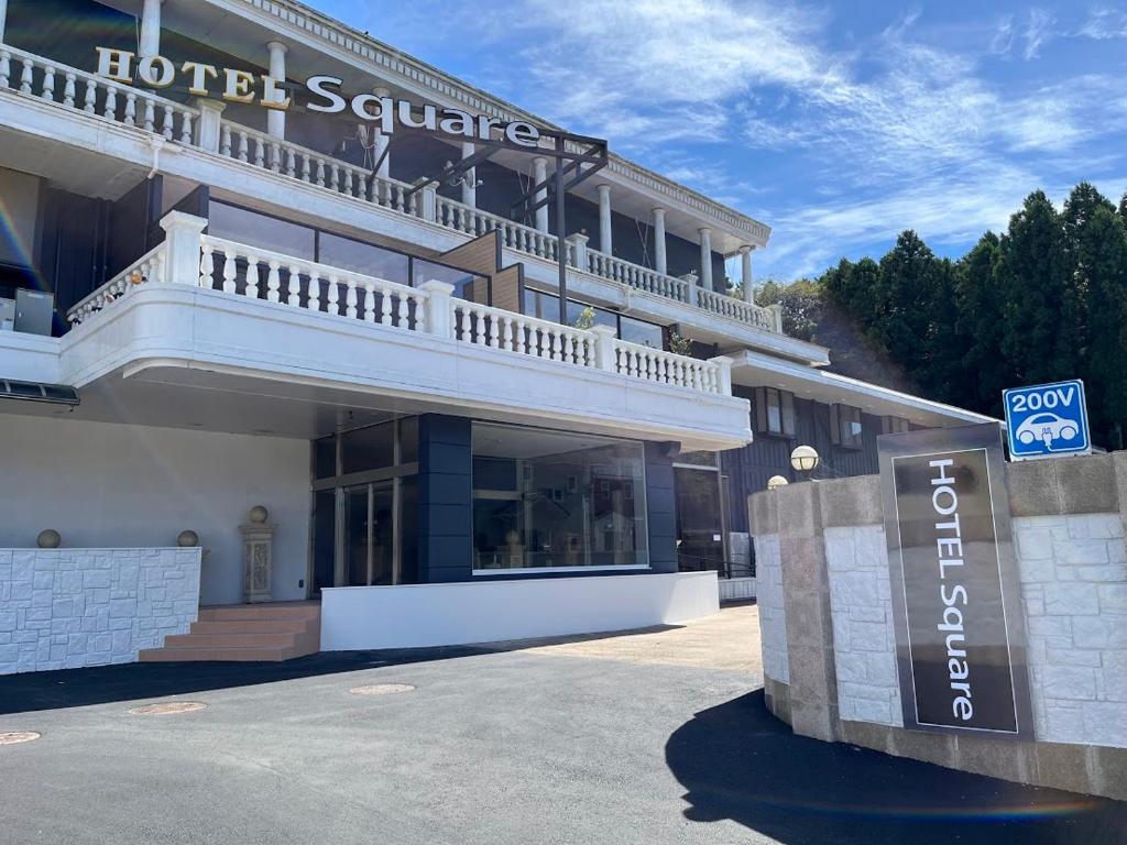 Hotel Square photo