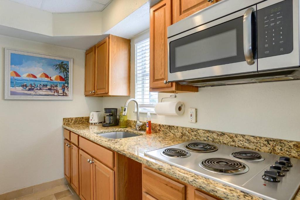 201 Belleair Beach Club photo