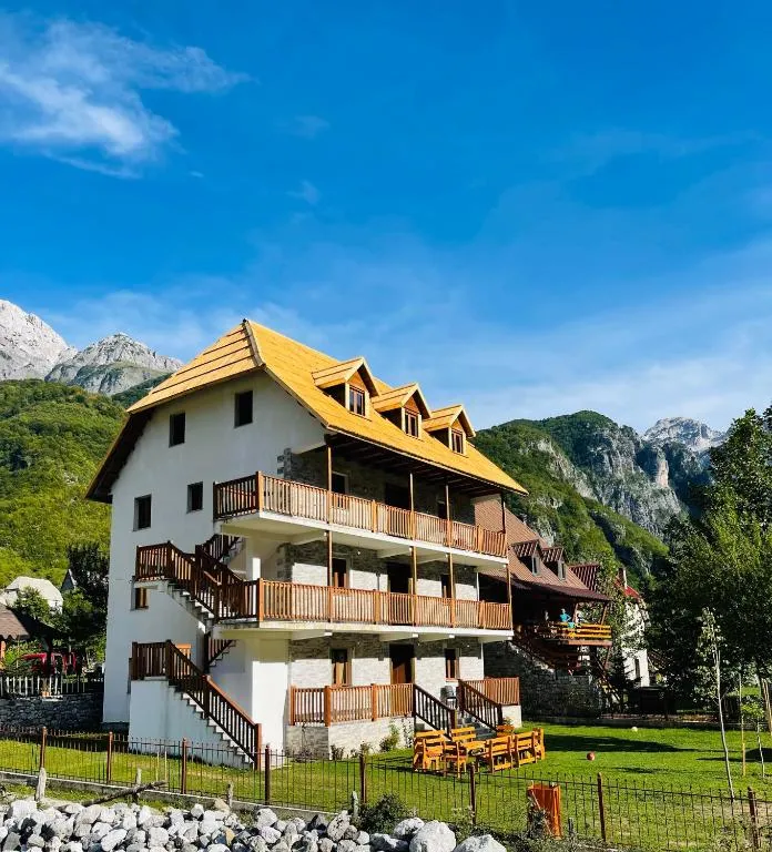 Thethi view, hotel in Gjelaj
