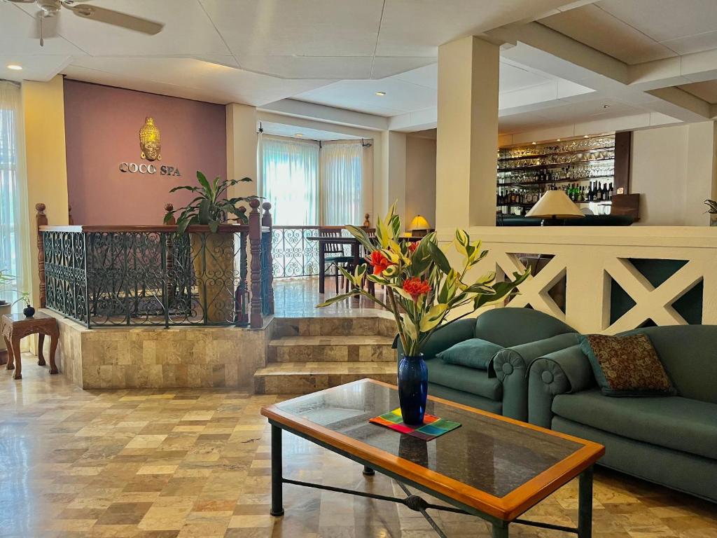 Coco Grande Hotel photo