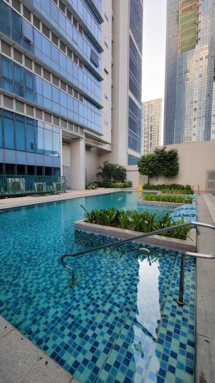 UPTOWN PARKSUITES photo