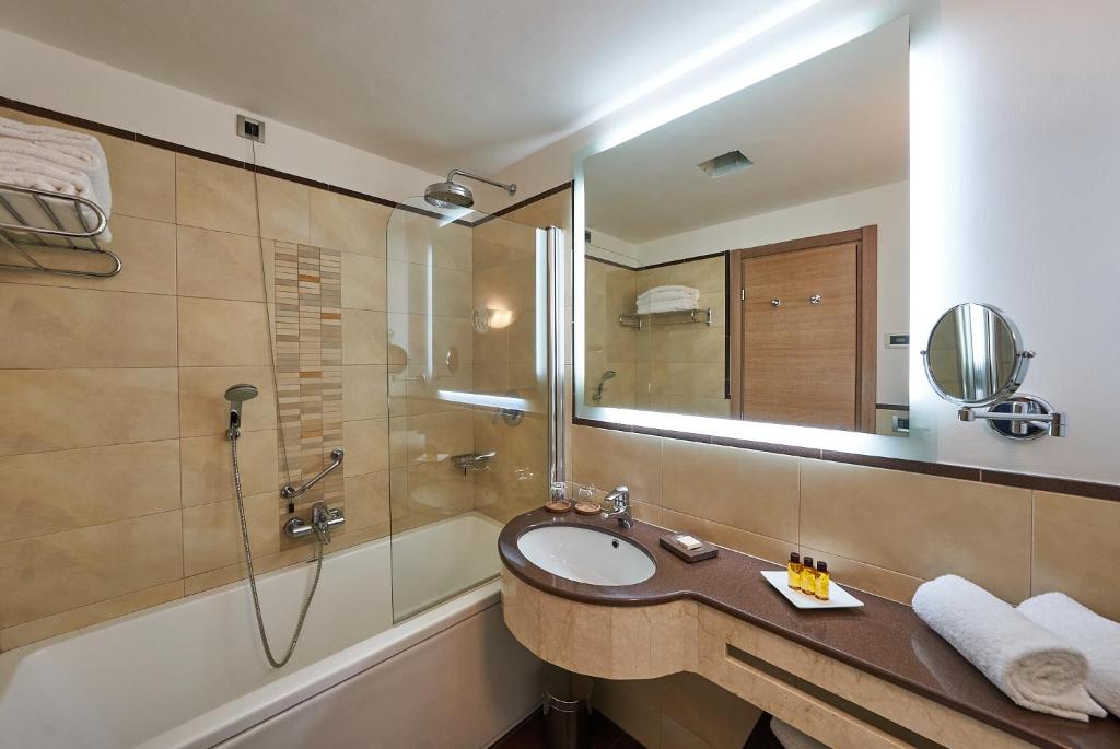 Hotel Astoria photo