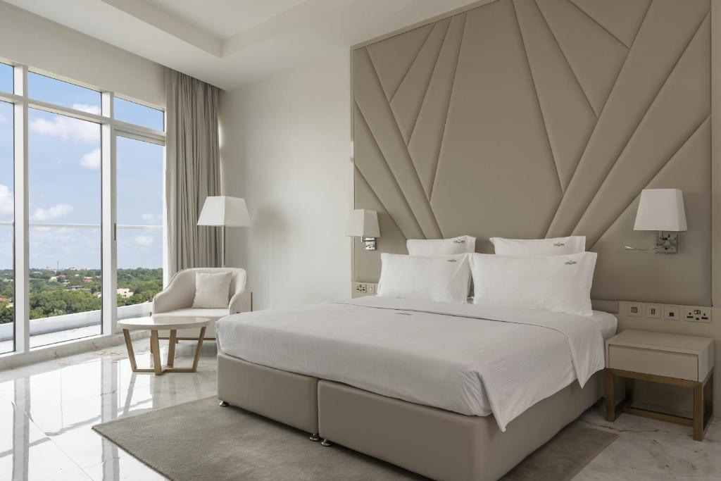 ピラミッド コンチネンタル ホテル (Pyramid Continental Hotel)