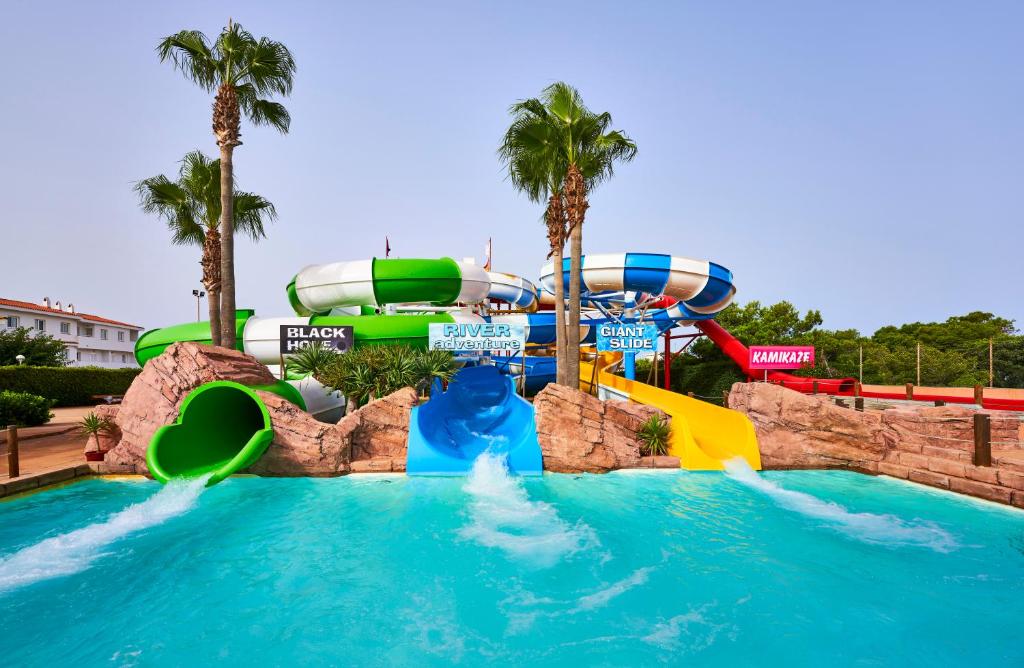 Globales Los Delfines — Swimming pool in Cala'n Blanes, Balearic Islands