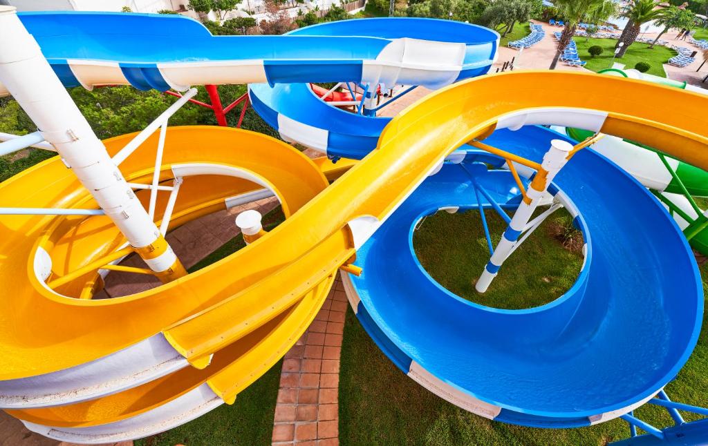 Globales Los Delfines — Swimming pool in Cala'n Blanes, Balearic Islands