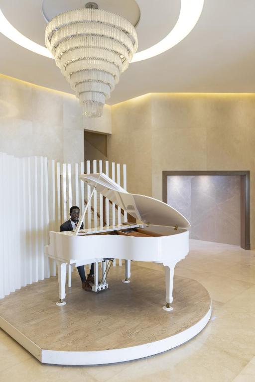 フロント・ロビー