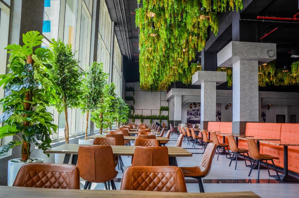 Restaurant, VOGO Grand Hotel in Dubai