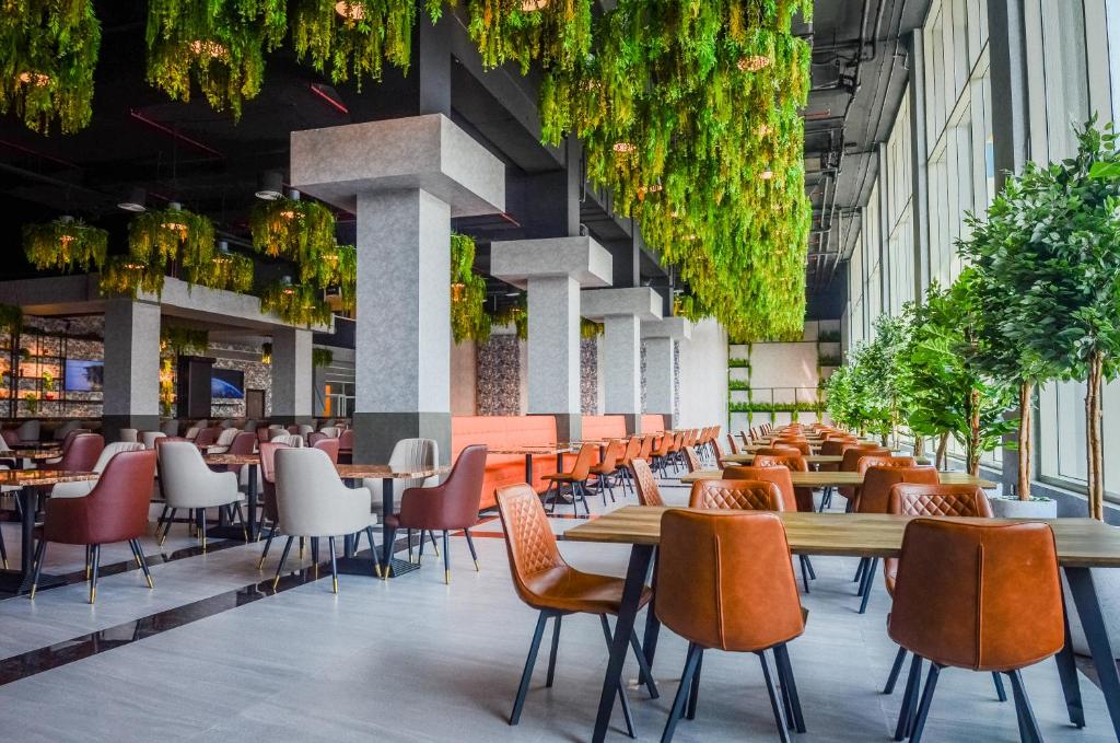 Restaurant, VOGO Grand Hotel in Dubai