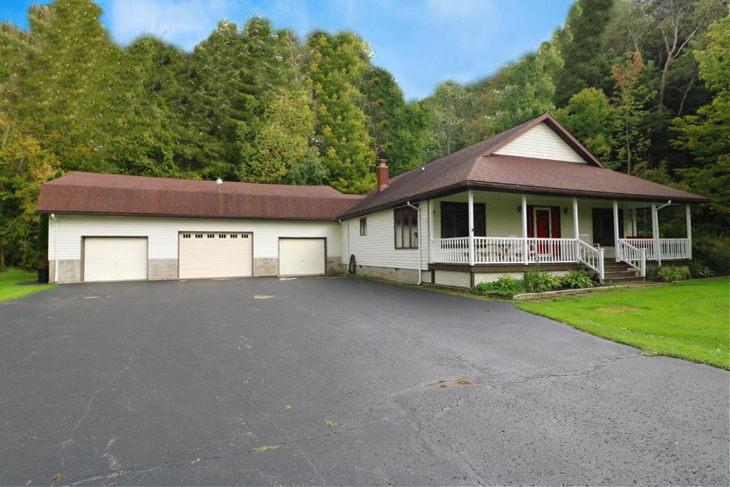 3640 Wells Bay Road home