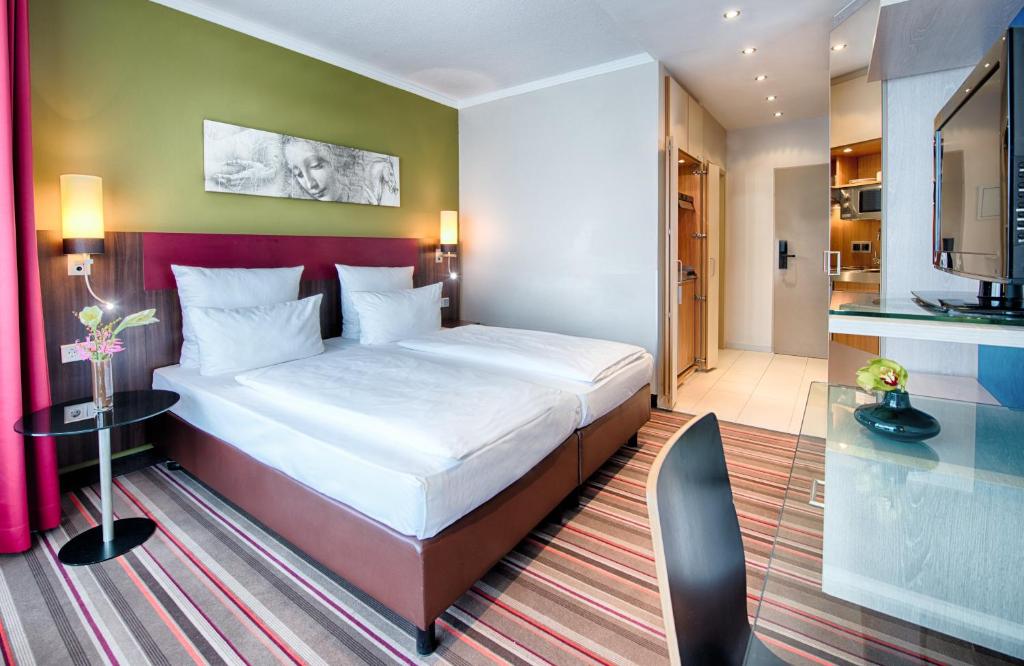 Munich Leonardo Hotel & Residenz Munich room