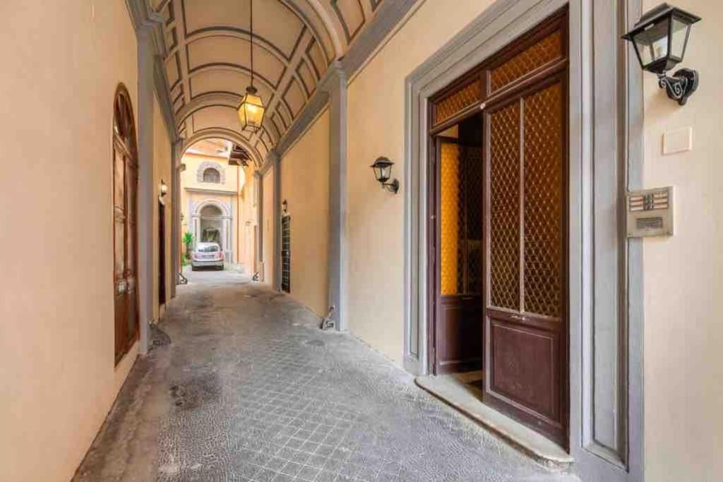 Spanish Steps Loft - 4