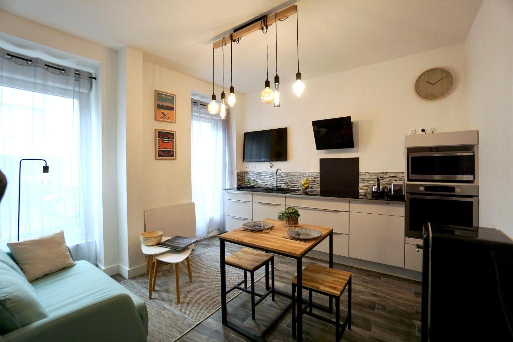 Le 12 * Hyper centre*, Lorient