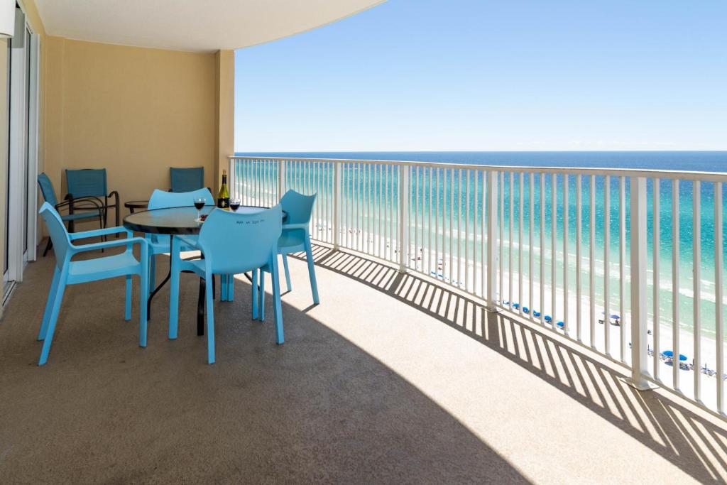 Beachfront! Master on Gulf No Resort Fees! Panama City Beach, Panama City Beach
