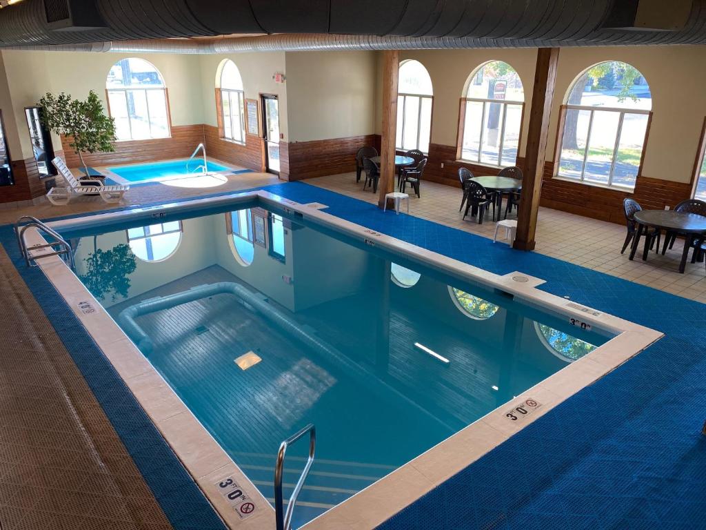 Fairbridge Inn & Suites Glendive photo